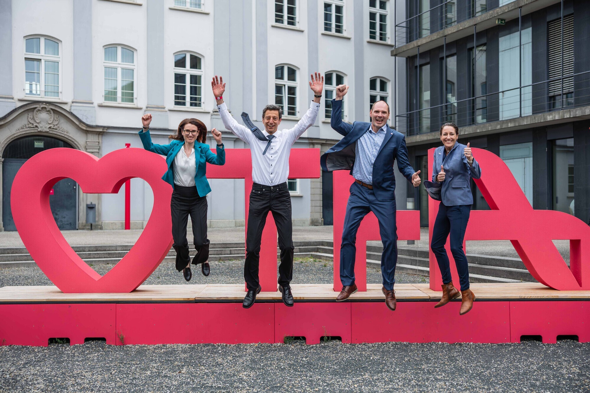 (v.l.n.r.): Prof. Dr. Martina Königbauer, Prof. Dr. László Kovács, Prof. Dr. Frank Danzinger und Prof. Dr.Eva Lermer-Spitzwerg b