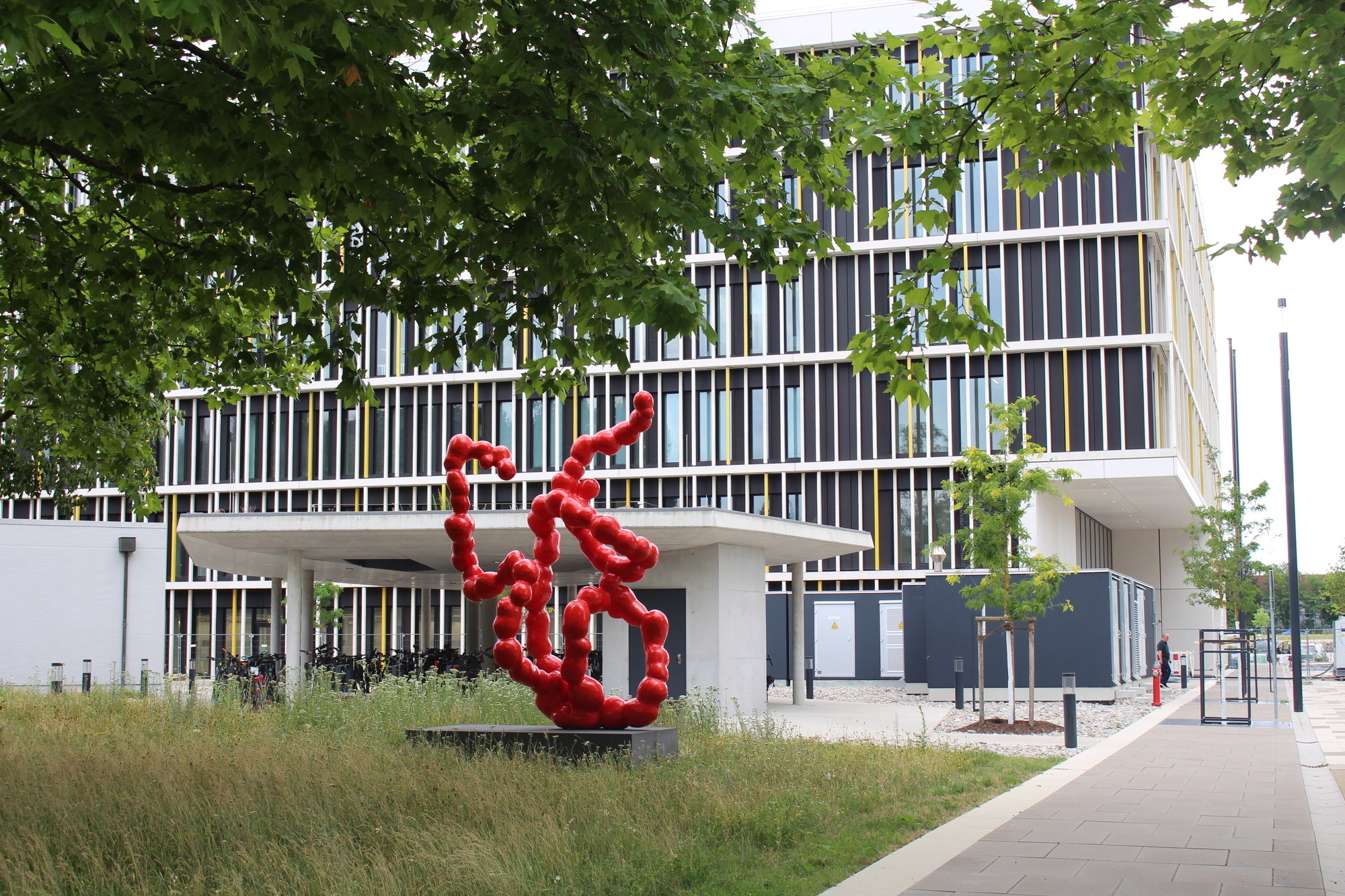 Auf dem Campus der Universitätsmedizin Augsburg. Foto: B4B/ Katharina Seeburger