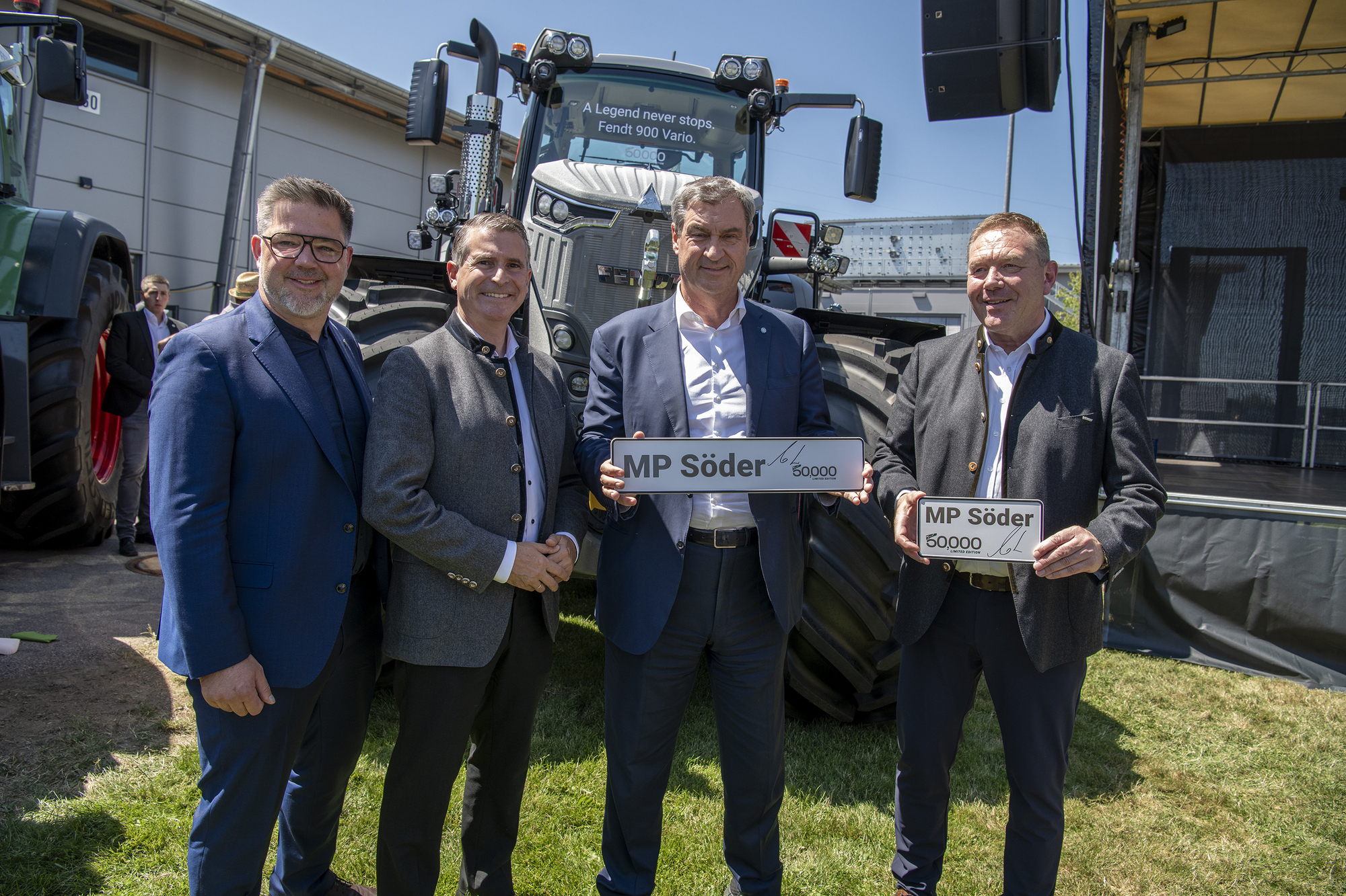 (v.l.n.r.): Andreas Kaufmann (MdL), Staatsminister Eric Beißwenger, Bayerischer Ministerpräsident Markus Söder und Christoph Grö