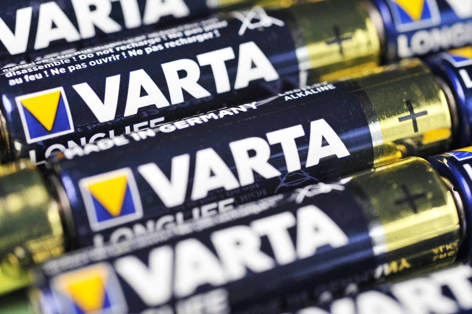 Symbolbild. Varta hat Insolvenz angemeldet – aber nicht für die Haushaltsbatterien-Sparte. Foto: stock.adobe.com / nmann77
