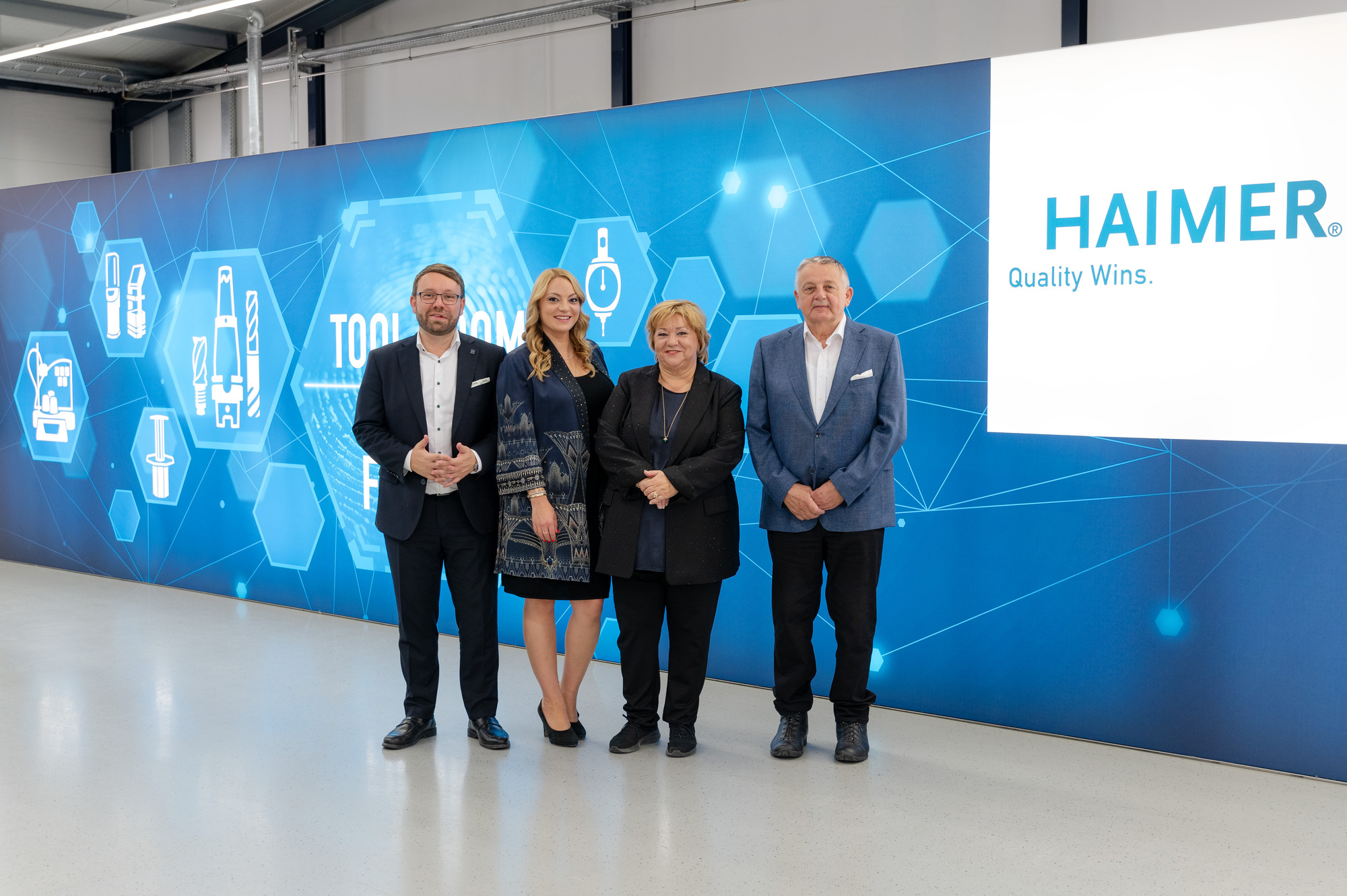 Generationswechsel bei Haimer: Die Gründer Claudia und Franz Haimer haben die Unternehmensanteile an die zweite Generation übergeben, so dass nun die Geschwister Andreas und Kathrin Haimer als geschäftsführende Gesellschafter in die Verantwortung treten. Foto: Haimer