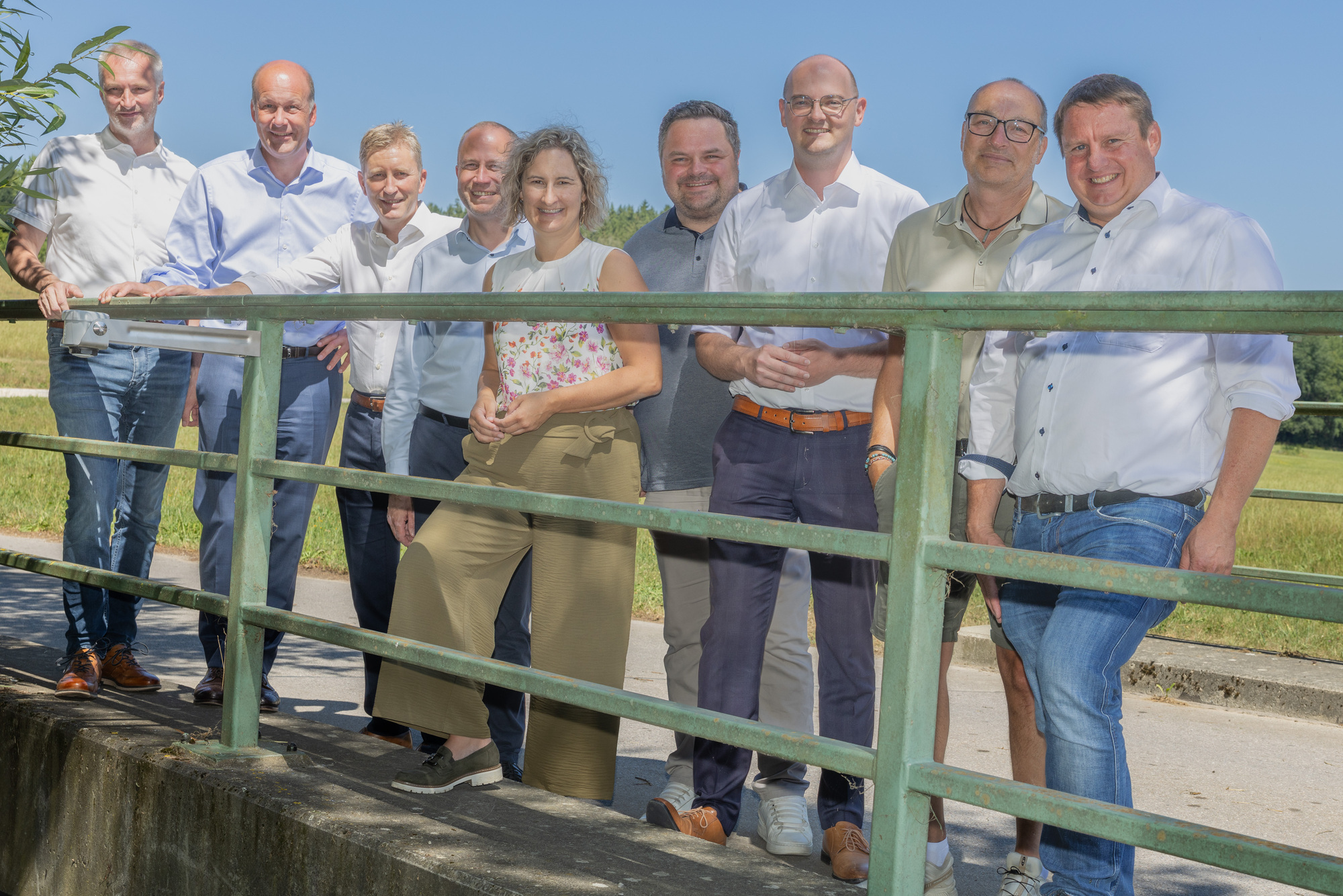 (v.l.n.r.): Walter Albrecht (LEW), Landrat Martin Sailer, Richard Greiner (Bürgermeister Neusäß), Florian Mair (Bürgermeister Al