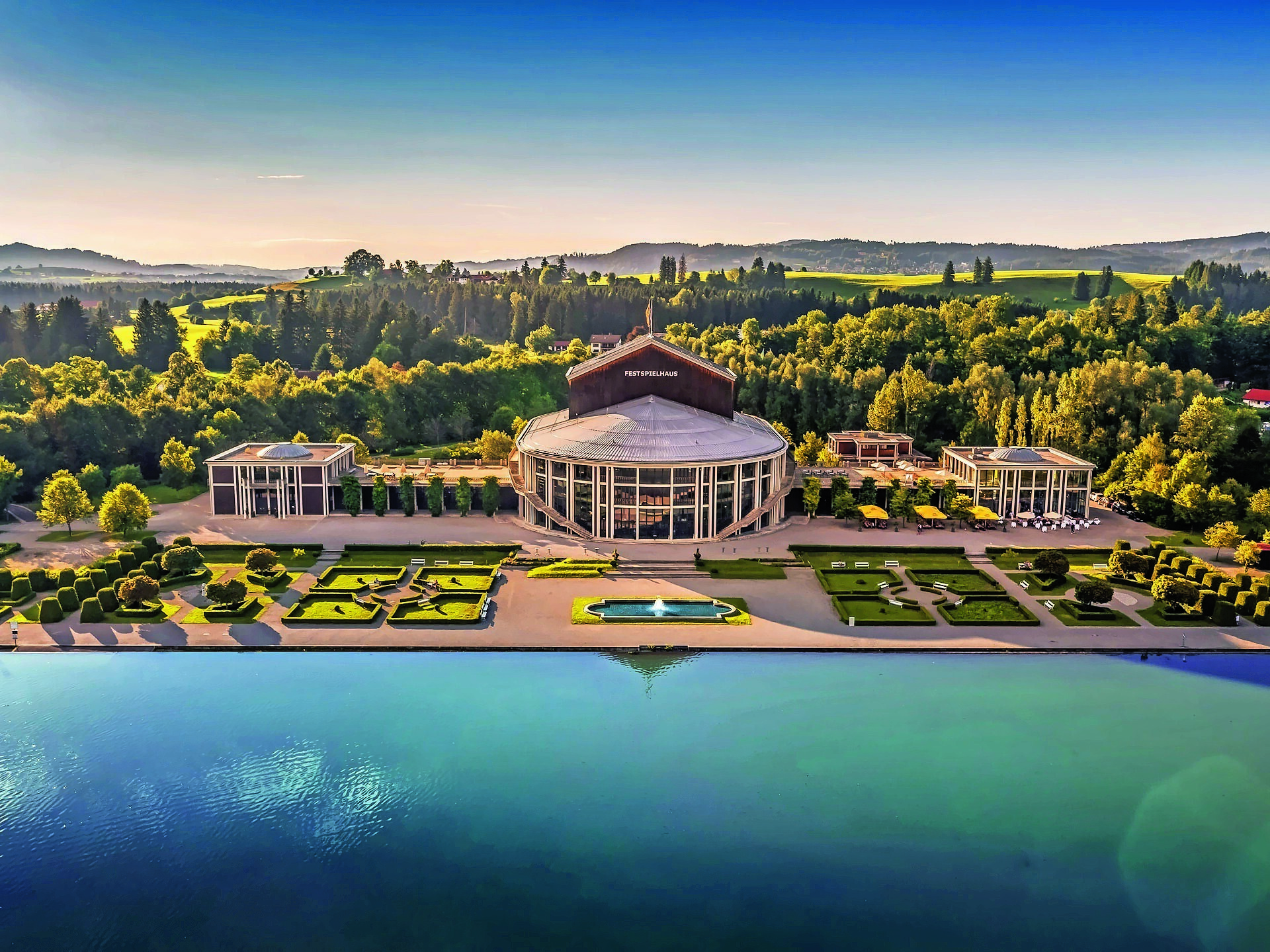 Das Festspielhaus Neuschwanstein bringt laut einer Studie der Hochschule Kempten jährlich Millionenumsätze in die Region und ist