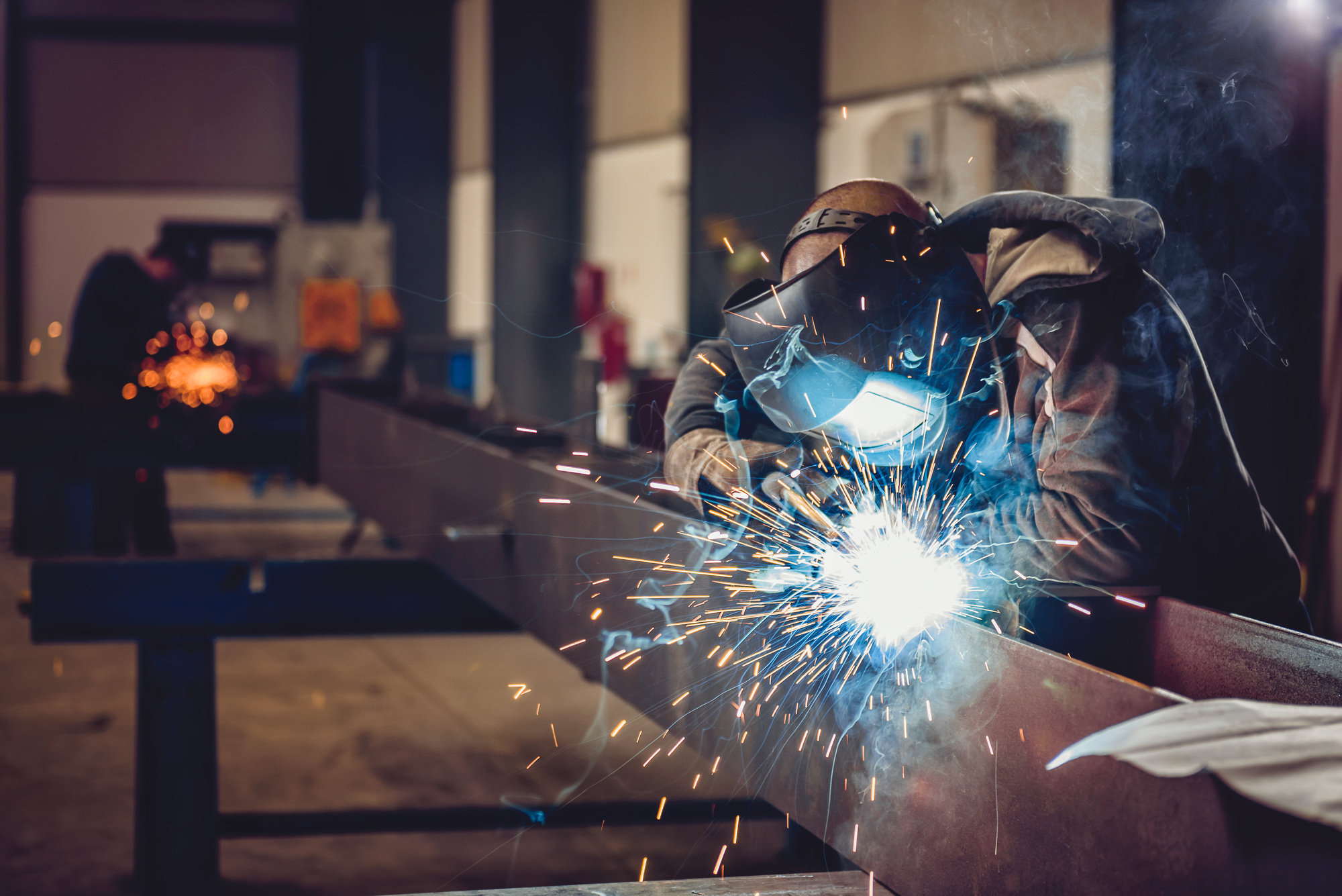 Industriesterben in Bayern? Die Metall- und Elektroindustrie kämpft weiter. Foto: Adobe Stock/ kerkezz