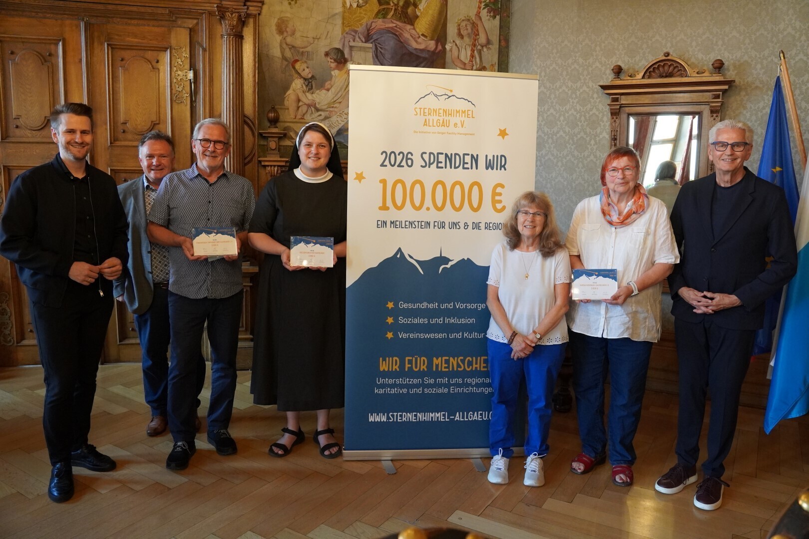 Drei Einrichtungen in Kaufbeuren freuten sich über die Spende vom Sternenhimmel Allgäu e. V. Insgesamt 9000 Euro stellte der Ver
