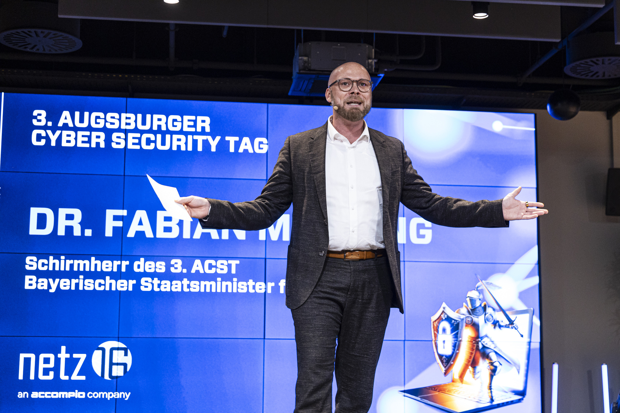 Bayerns Digitalminister und Schirmherr des Augsburger Cyber Security Tags, Dr. Fabian Mehring. Foto: Netz16