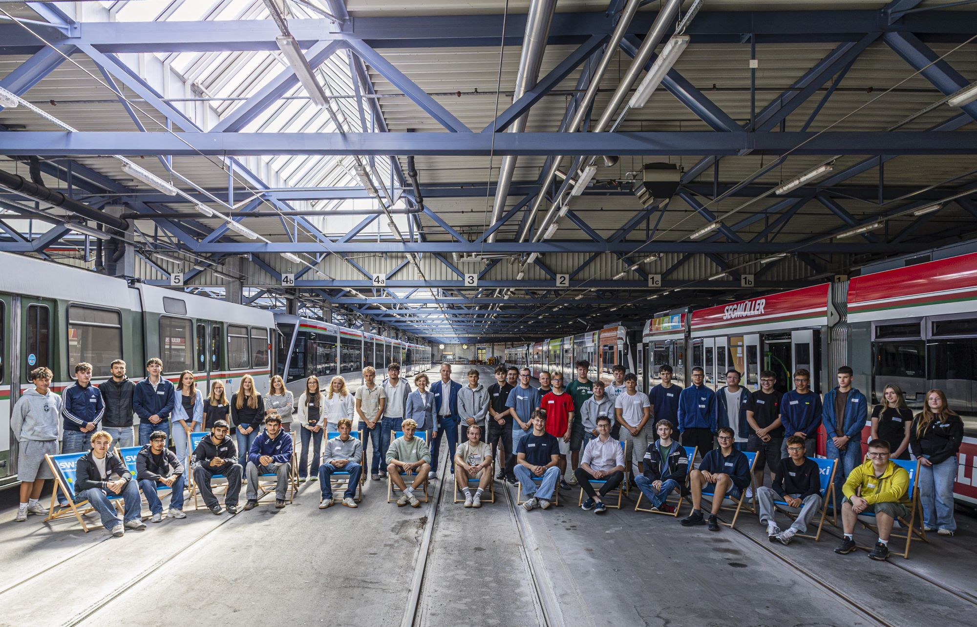 47 junge Menschen haben ihre Ausbildung oder ihr duales Studium bei den Stadtwerken Augsburg begonnen.