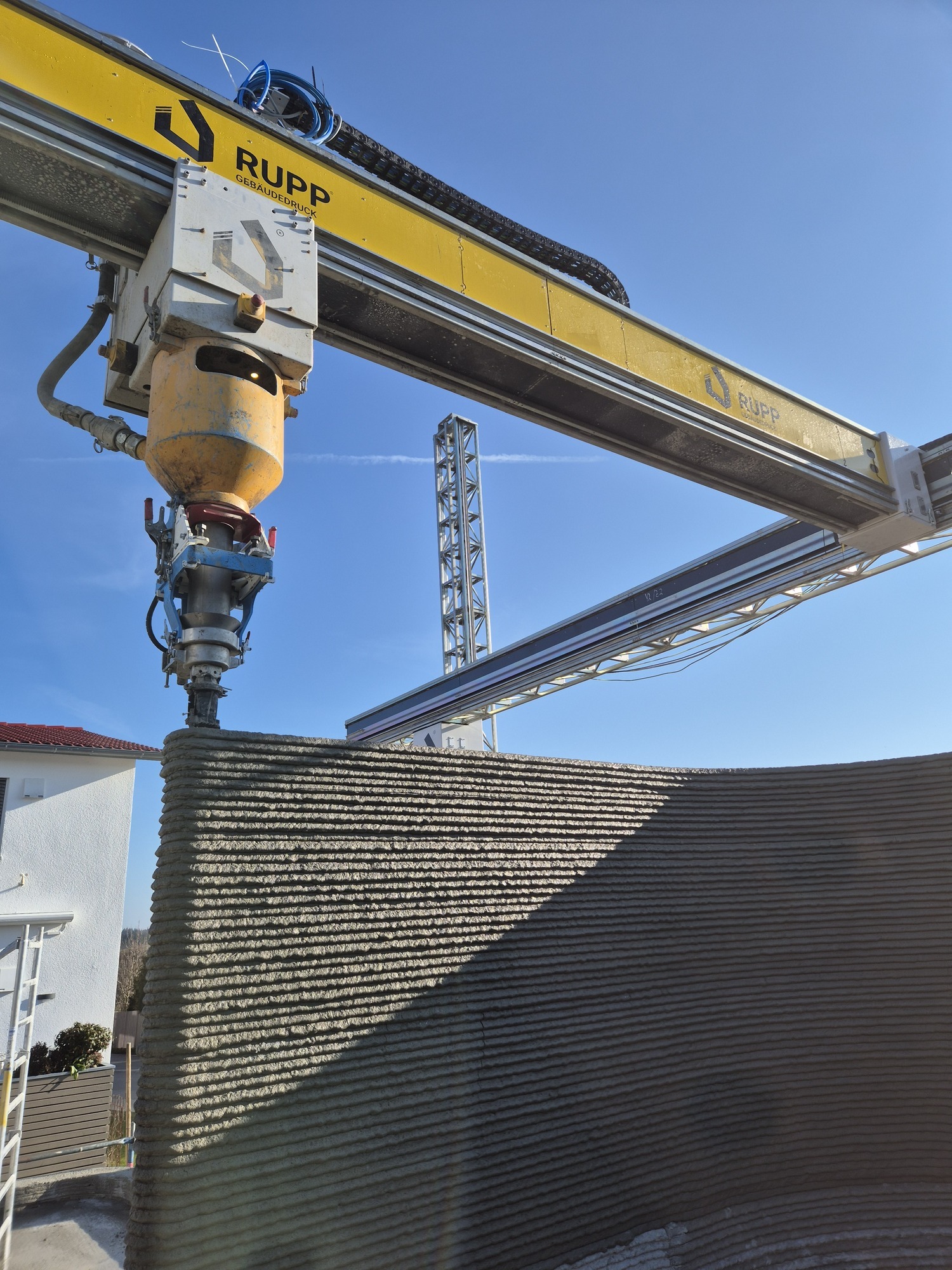 Bauunternehmen Rupp realisiert aktuell ein zweistöckiges Einfamilienhaus mithilfe eines 3D-Druckverfahrens. Foto: Rupp