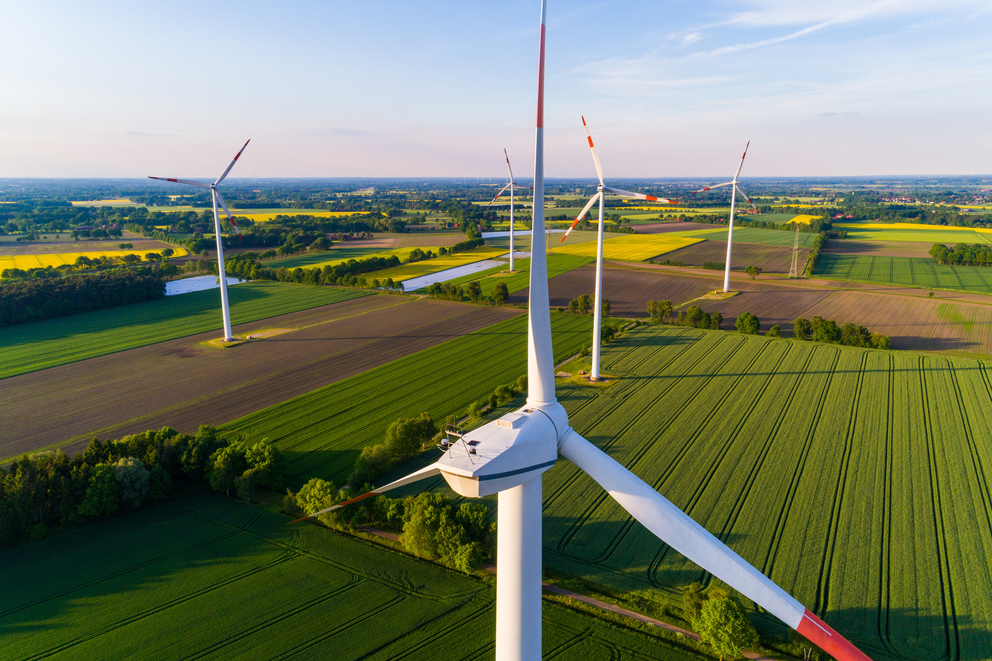 Das Zentrum für Klimaresilienz an der Uni Augsburg hat untersucht, wie die Region die Energiewende beeinflusst. Foto: Adobe Stock/ Christian Schwier