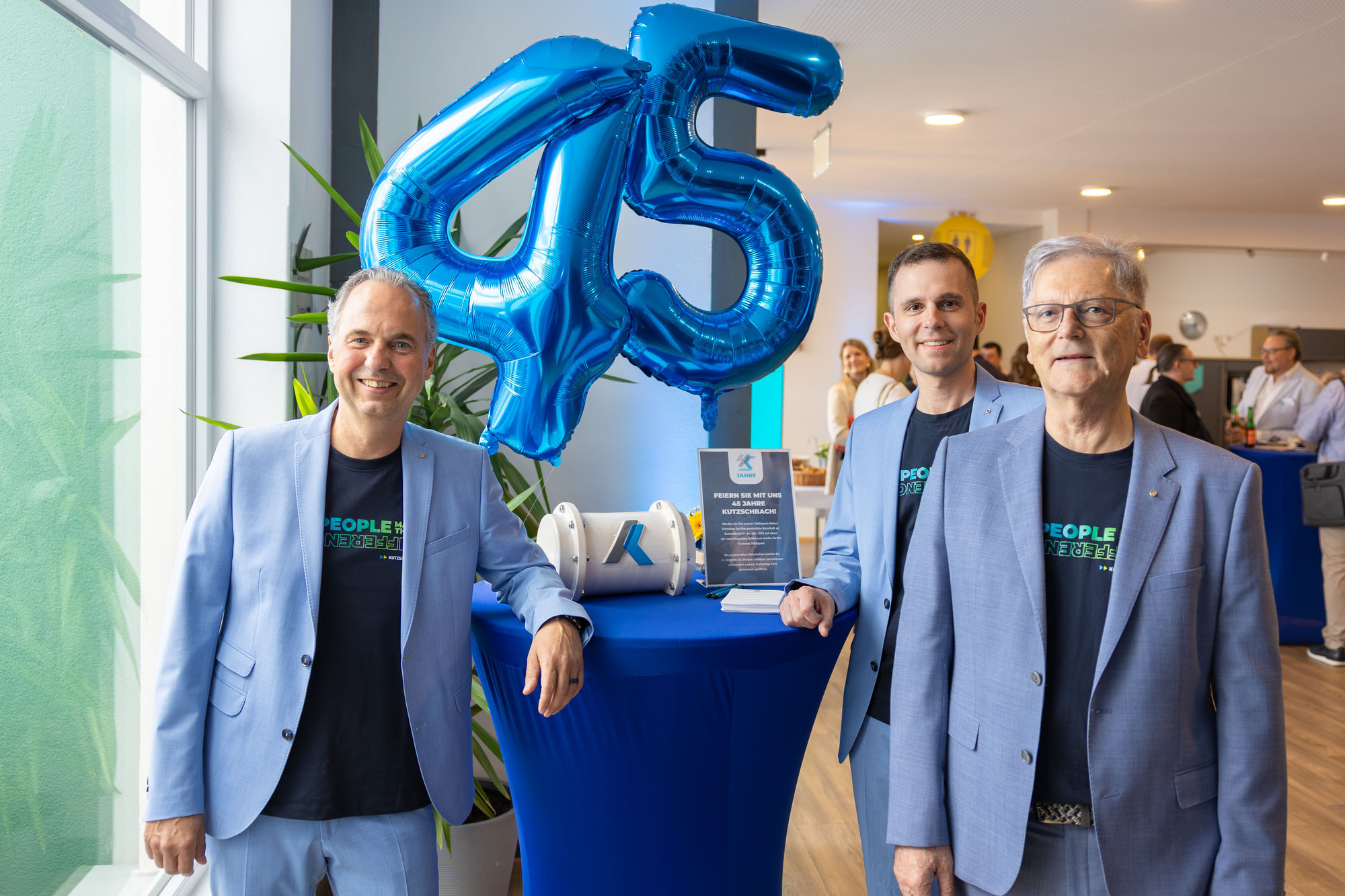 Von links: Frank Söder, Thomas Kutzschbach (hinten) und Firmengründer Frank Kutzschbach. Foto: Johannes Thum