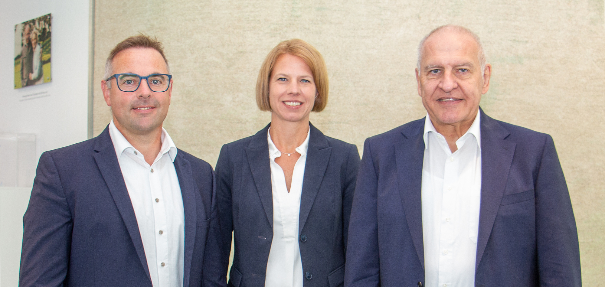 Ab Januar führen sie die Grünbeck AG: Harald Wiedenmann (l.), Sandra Stricker und Vorstandsvorsitzender Günter Stoll (r.). Foto: Grünbeck AG