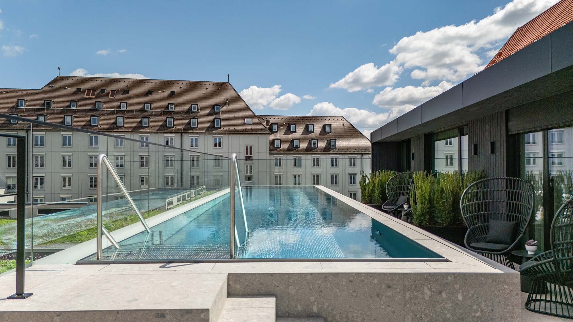 Das Hotel Maximilian’s wurde auch 2026 mit einem Michelin Key ausgezeichnet. Erst seit diesem Jahr ergänzt ein ganzjährig beheiz