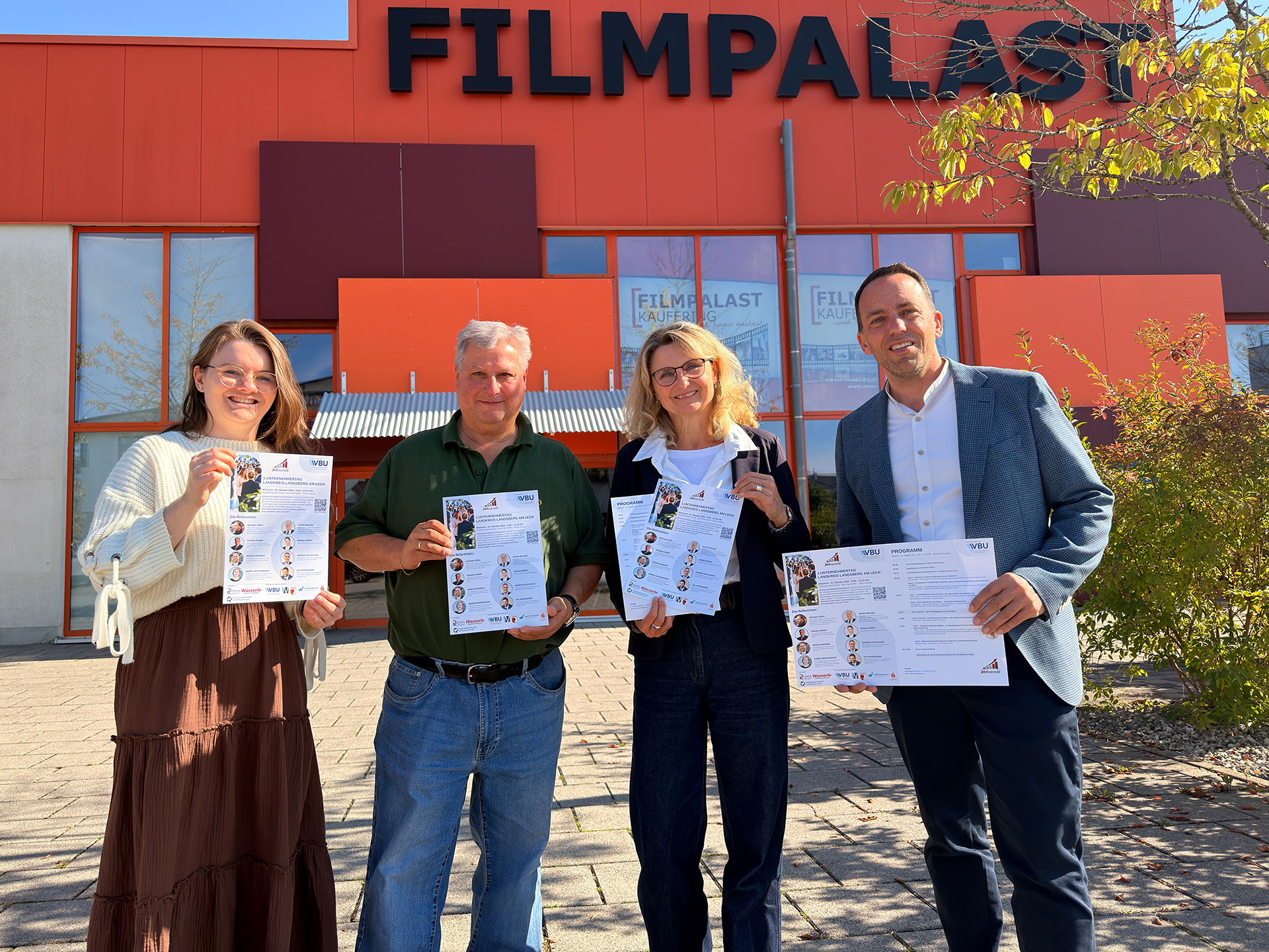 (v.l.n.r.): Carina Neukam, Marketing Wasserle, Thomas Planer, Geschäftsführer der Planer & Kollegen, Daniela Drössler, Marketing