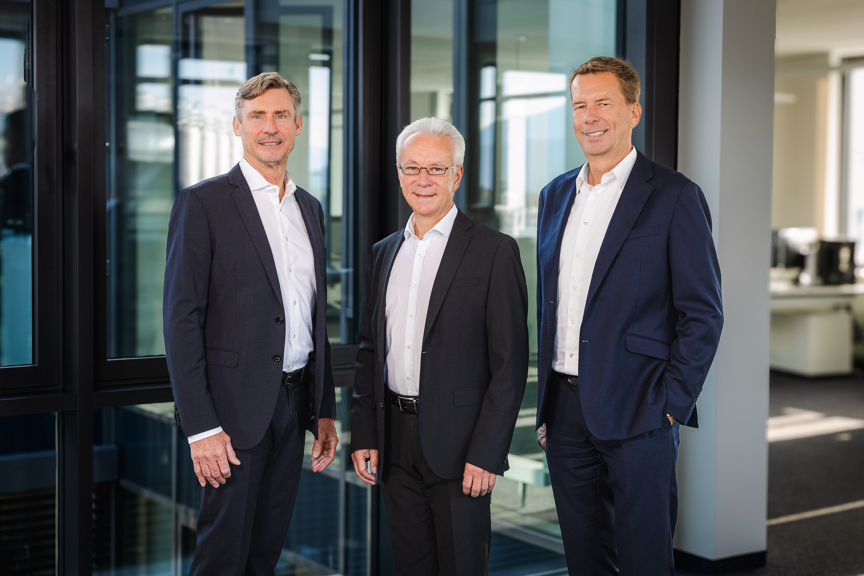 Von links: Hans Bresele, Dr. Andreas S. Gasse und Thomas Piwowarsky. Foto: Bernd Martin / Allfogroup