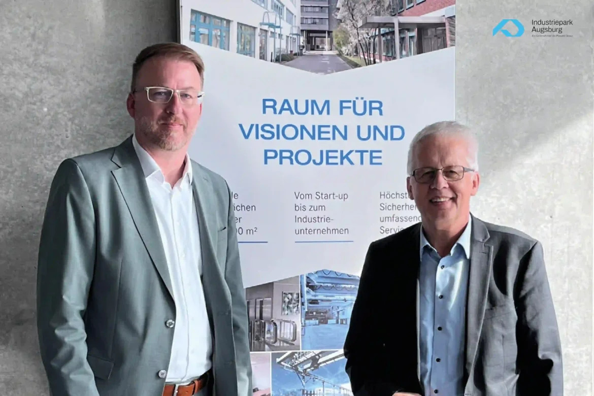 Ingo Vorndran (links) tritt die Nachfolge von Martin Popp an und übernimmt die Geschäftsführung des Industriepark Augsburg. Foto: Industriepark Augsburg
