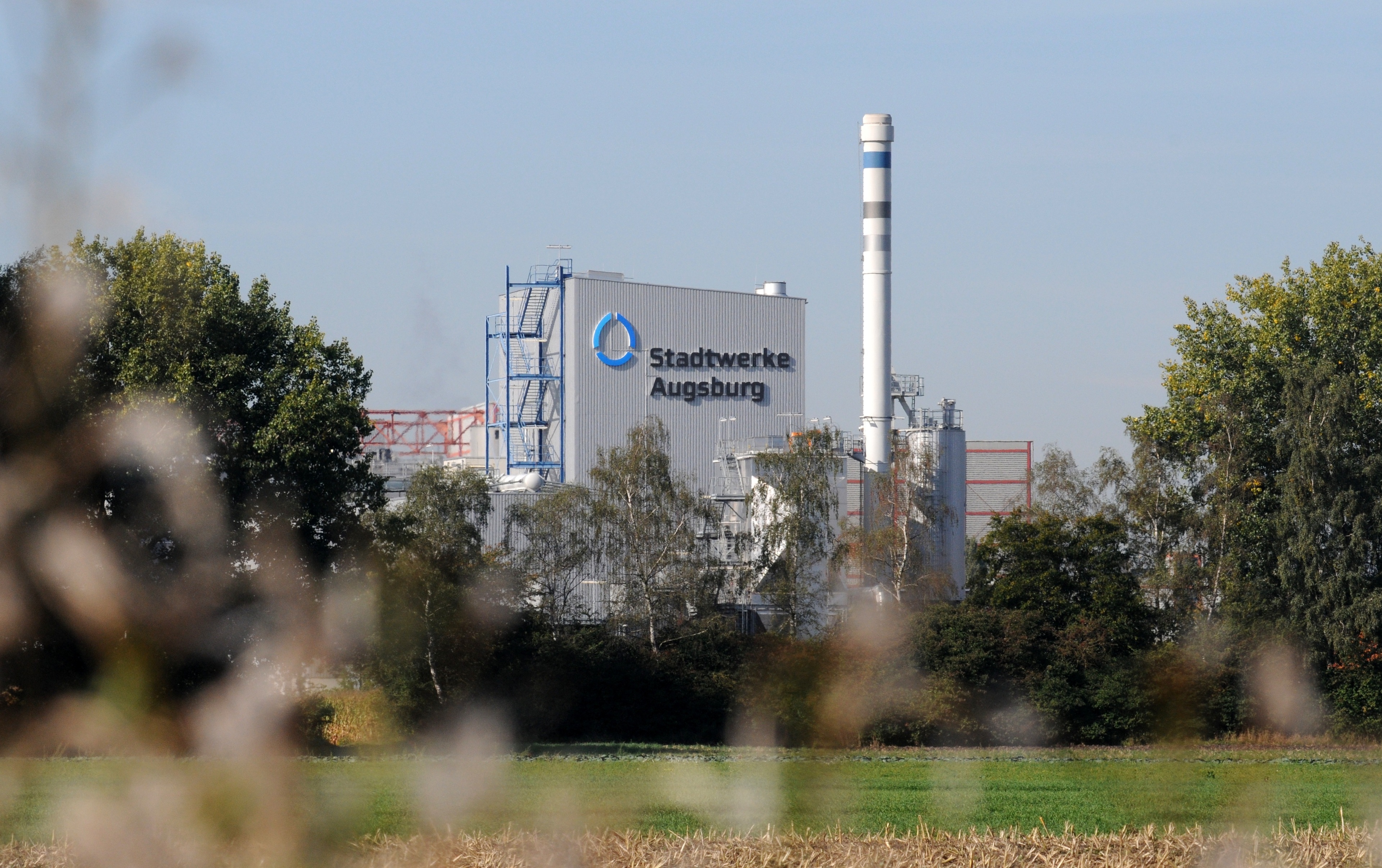 Mit der Stammleitung 8 soll die erzeugte Wärme aus dem Biomasseheizkraftwerk der swa transportiert werden. Fotos: swa/Thomas Hosemann